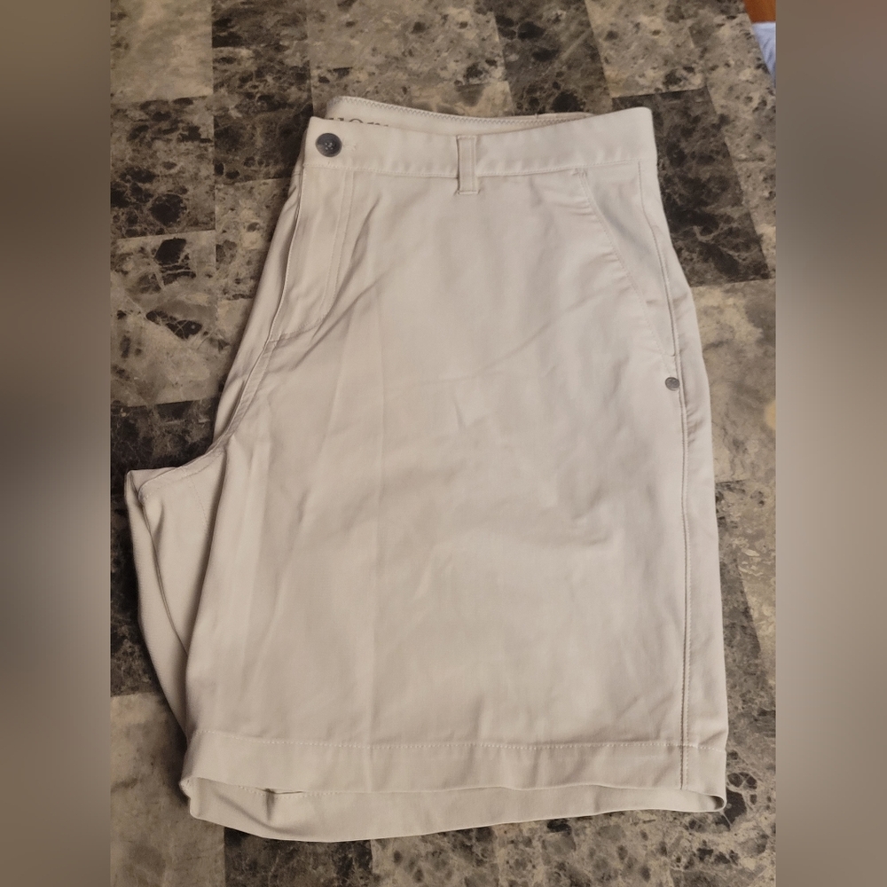 Men's Khaki shorts size 36 by Vuori